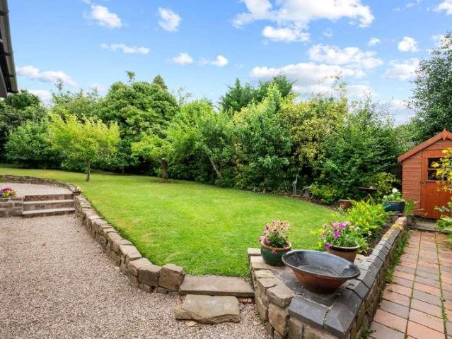 4 bed house for sale