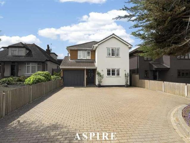 4 bed house for sale