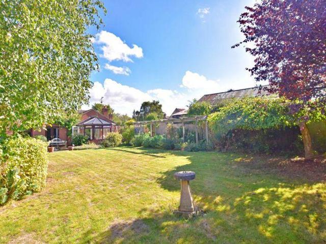 4 bed house for sale
