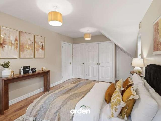 4 bed house for sale