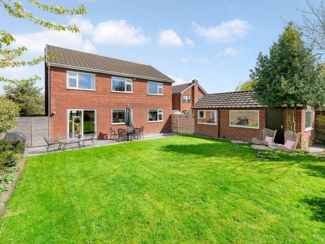 4 bed house for sale