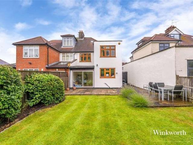 4 bed house for sale