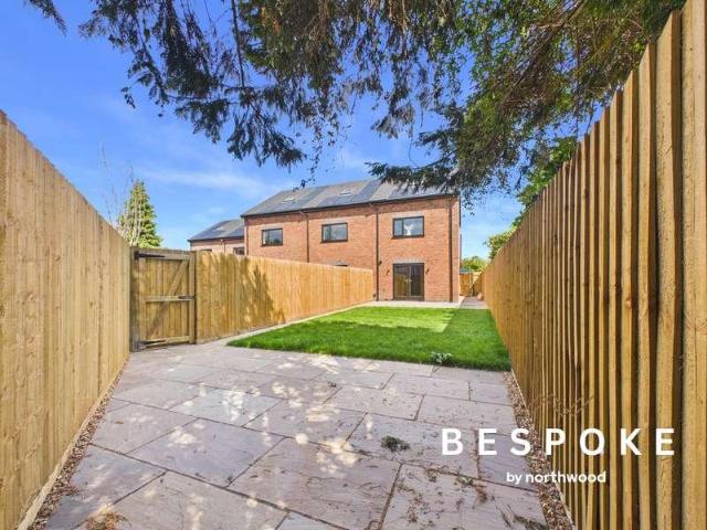 4 bed house for sale