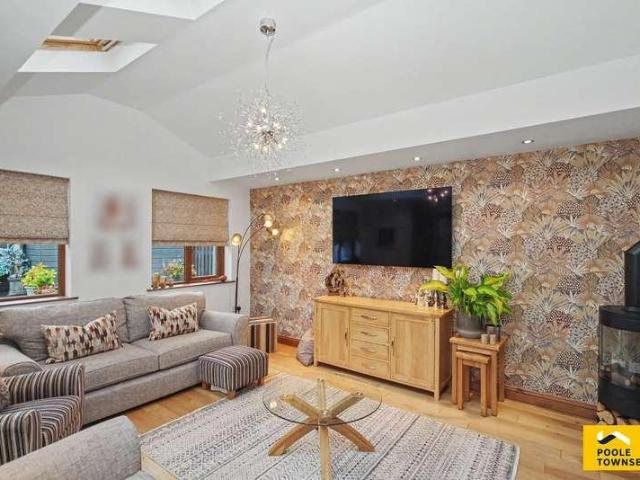 4 bed house for sale