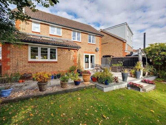 4 bed house for sale