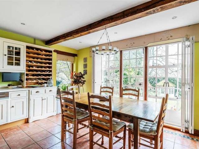 4 bed house for sale