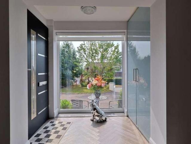 4 bed house for sale