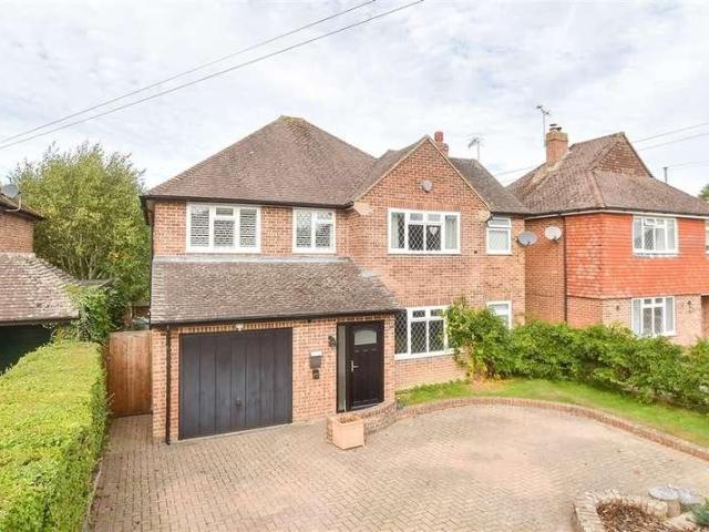 4 bed house for sale