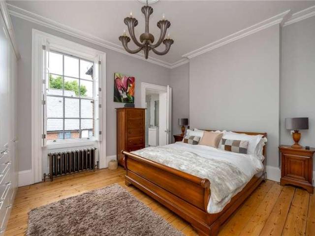 4 bed house for sale