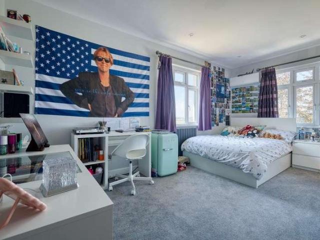 4 bed house for sale