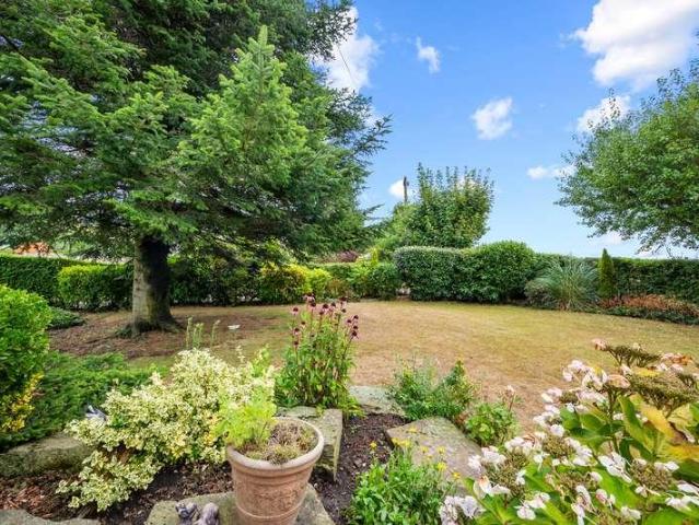 4 bed house for sale
