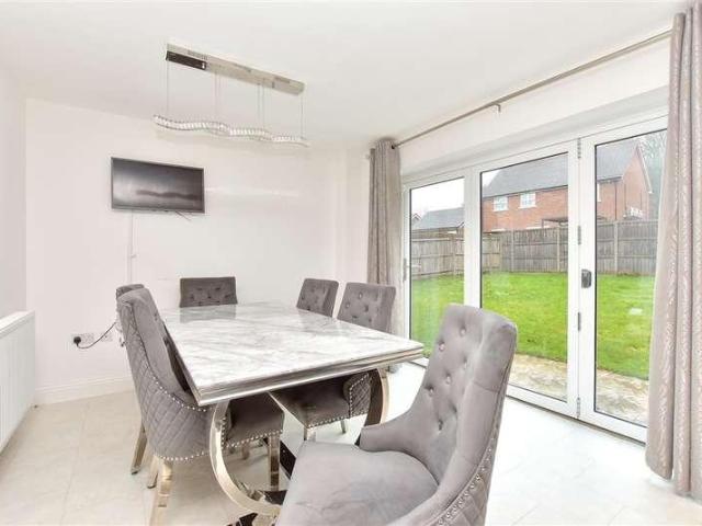 4 bed house for sale