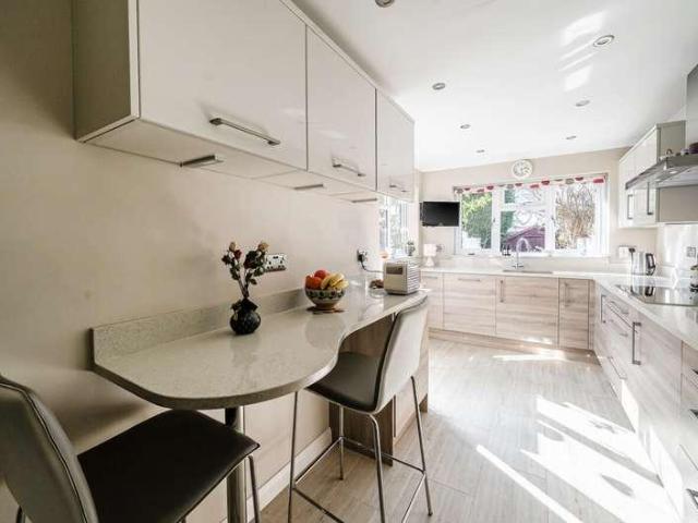 4 bed house for sale
