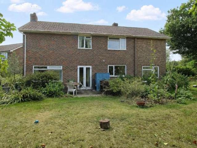 4 bed house for sale