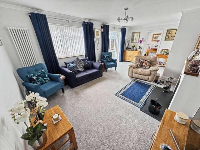 4 bed house for sale