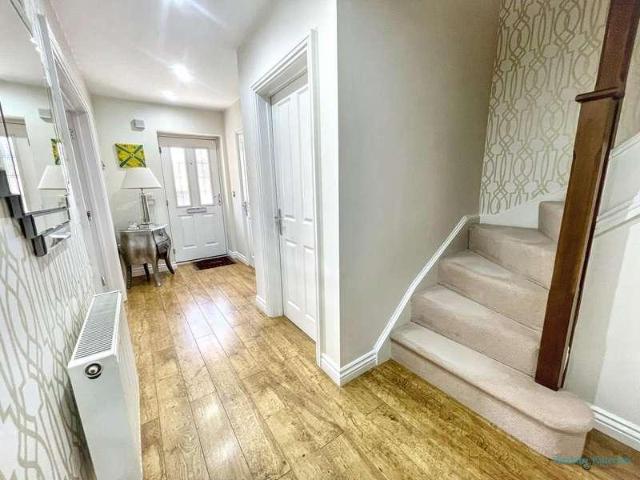 4 bed house for sale
