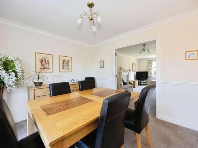 4 bed house for sale