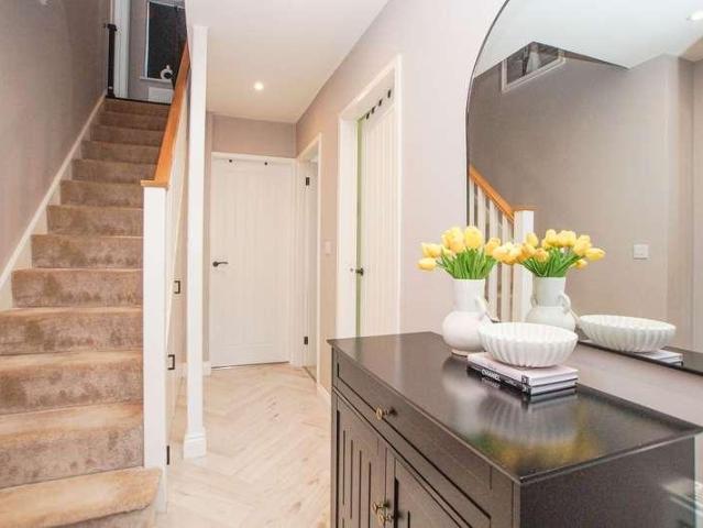 4 bed house for sale