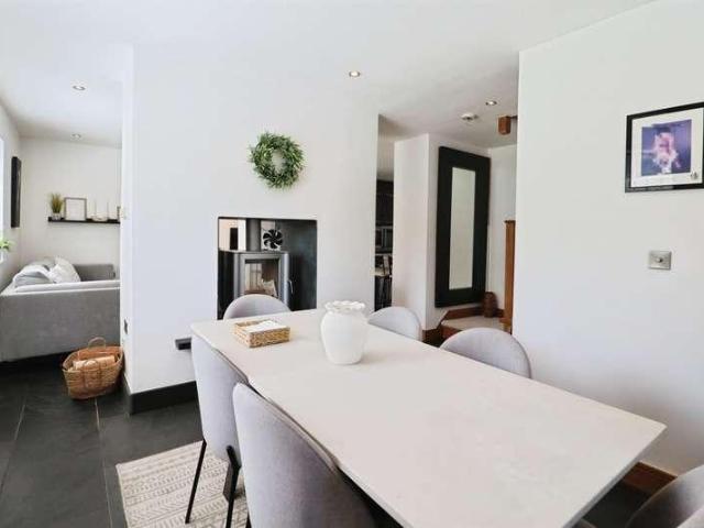 4 bed house for sale