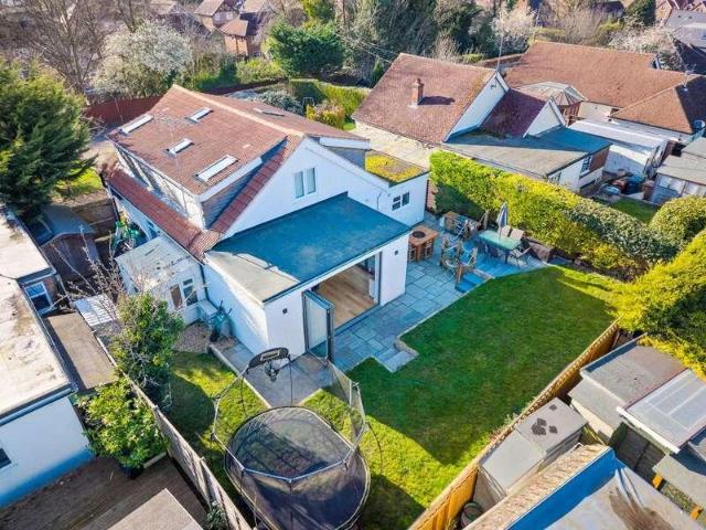 4 bed house for sale