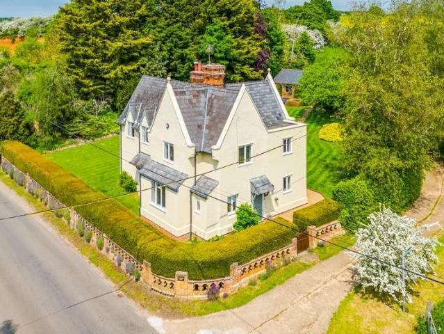 4 bed house for sale