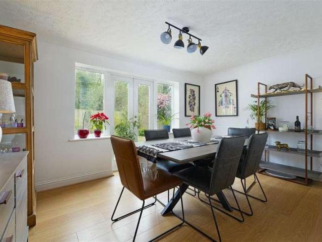 4 bed house for sale