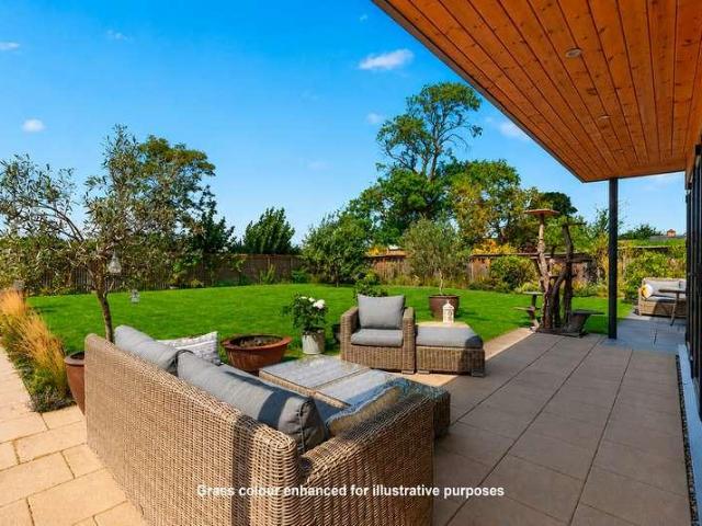 4 bed house for sale