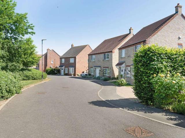 4 bed house for sale