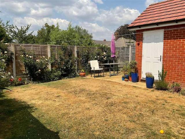 4 bed house for sale