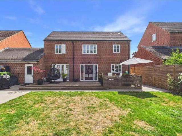 4 bed house for sale