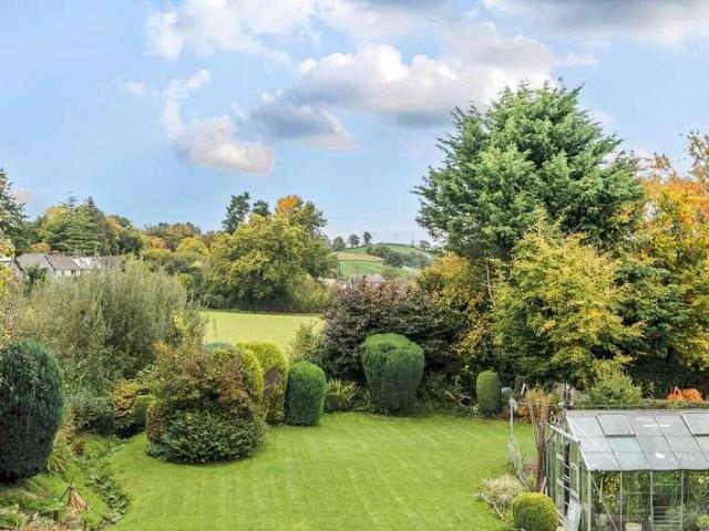 4 bed house for sale