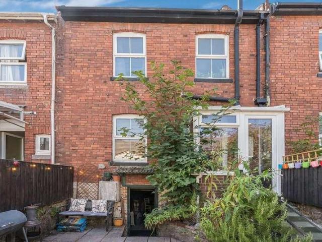 4 bed house for sale