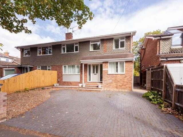 4 bed house for sale