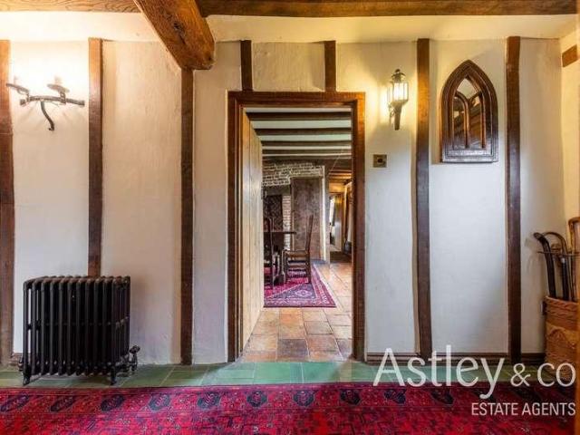 4 bed house for sale