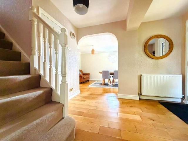 4 bed house for sale