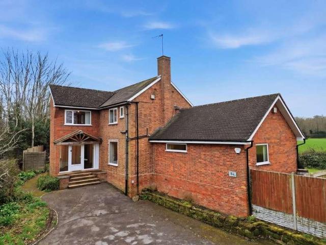 4 bed house for sale