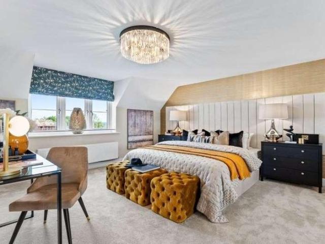 4 bed house for sale