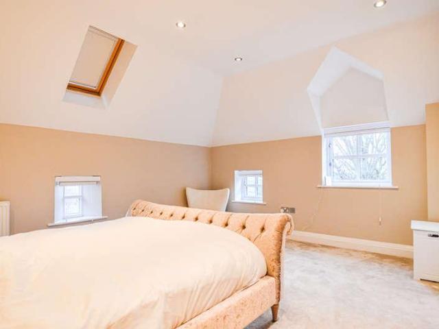 4 bed house for sale