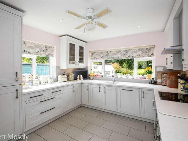 4 bed house for sale