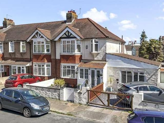4 bed house for sale