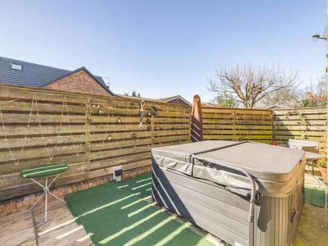4 bed house for sale