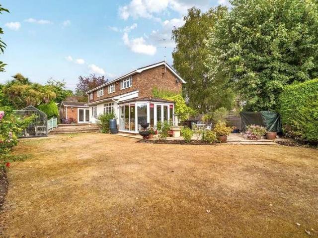 4 bed house for sale