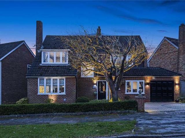 4 bed house for sale