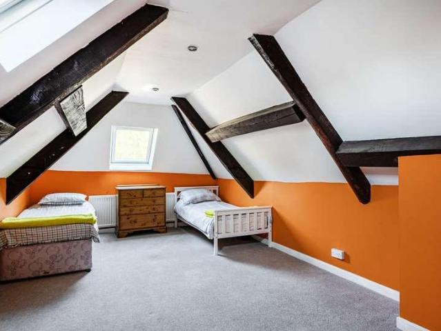 4 bed house for sale