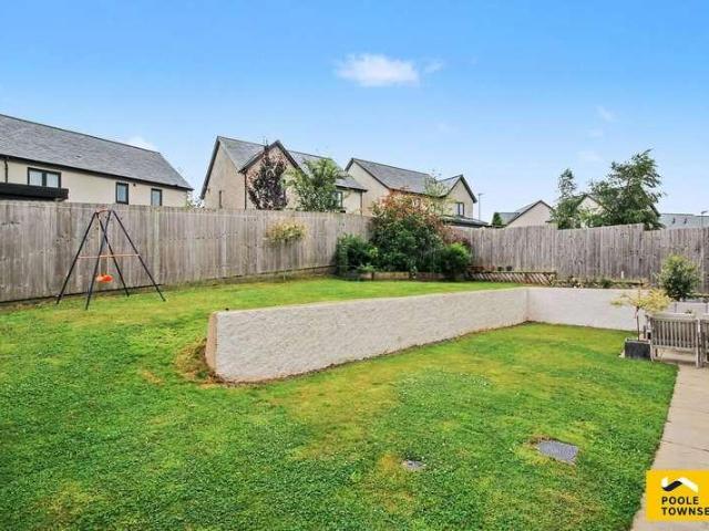 4 bed house for sale