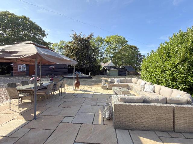 4 bed house for sale