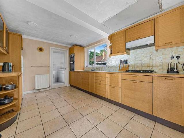 4 bed house for sale