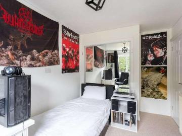 4 bed house for sale