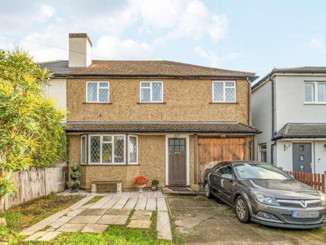 4 bed house for sale