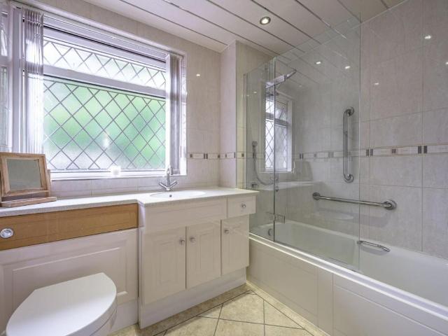 4 bed house for sale